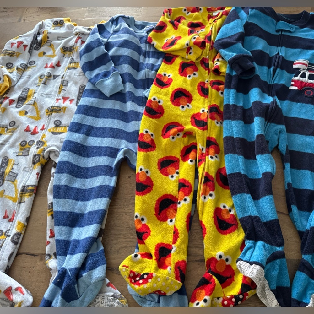Bundle 4 fleece polar pyjamas Kids Footies size 2